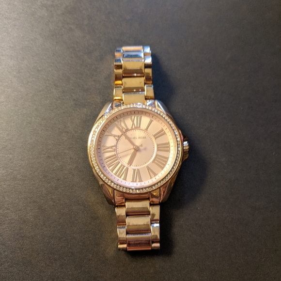 Michael Kors Watch & Bracelet Set - Picture 8 of 16